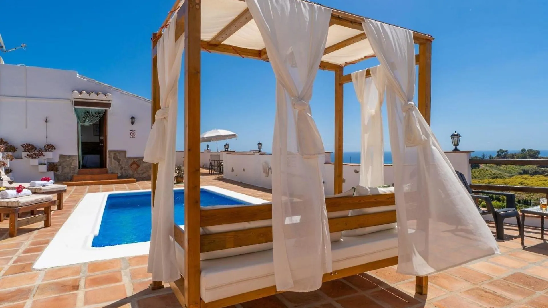 Ferienhaus Mit Privatpool Fuer 2 Personen Ca 60 Qm In Nerja, Andalusien Costa Del Sol Spanien